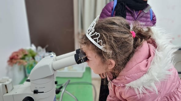 פעילות מדע לילדים, צילום: דוברות משרד החדשנות המדע והטכנולוגיה